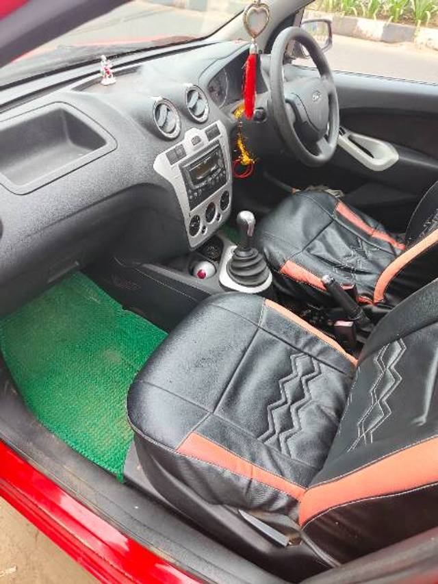 https://images10.gaadi.com/usedgaadi-sellcar/UsedCar/c968e57e-d23c-4510-8ff6-e872d59157df/a2da6a49-bb98-496f-9617-de7a8a49ac1b.jpg?imwidth=6402