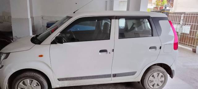 https://images10.gaadi.com/usedgaadi-sellcar/UsedCar/c9da03e0-87f6-4371-925e-ae20b6d31c72/d9e21667-af48-413a-a2db-0eac840aaf81.jpg?imwidth=6402