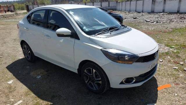 https://images10.gaadi.com/usedgaadi-sellcar/UsedCar/ca43cd36-e665-4bb4-afd4-0c690a674c63/fe71eb6e-677e-49f9-869f-9ff65449fcc6.jpg?imwidth=6400