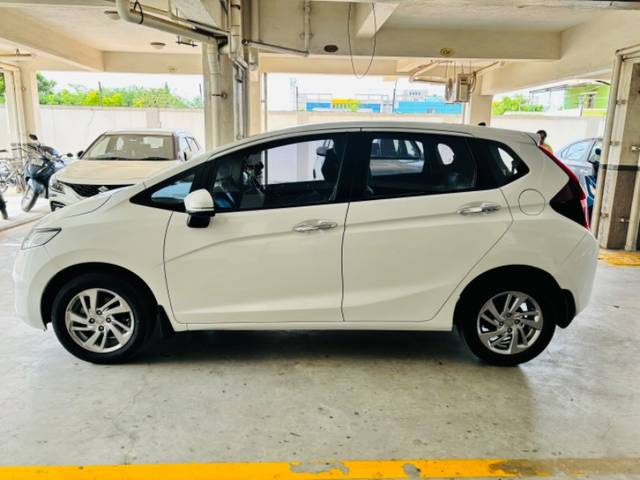 https://images10.gaadi.com/usedgaadi-sellcar/UsedCar/ca8e68e2-c206-4848-8fae-bfd048d4f3fe/ed8dd9de-3e5e-43a0-b37e-c71b6fd62835.jpg?imwidth=6402