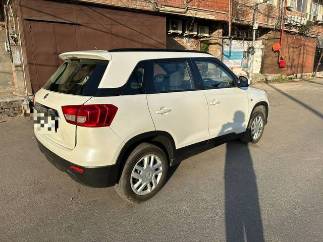 https://images10.gaadi.com/usedgaadi-sellcar/UsedCar/cac69598-9a59-4384-a709-5b31e406011b/1a622bb7-77c7-4adf-93dc-9b1c54b95041.jpg?imwidth=6401
