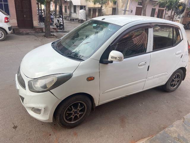 https://images10.gaadi.com/usedgaadi-sellcar/UsedCar/cadae88f-3b40-46cb-9e33-54fd296289db/c9cdb52e-0b32-4ef3-9cb2-aa35f6b16c0e.jpg?imwidth=6400