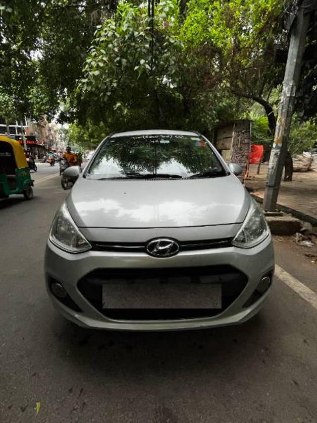 https://images10.gaadi.com/usedgaadi-sellcar/UsedCar/cae57c80-be73-4590-8318-776a397f2bf7/7fa476b3-bb14-41d8-a6d7-438e16fc2127.JPG?imwidth=6400