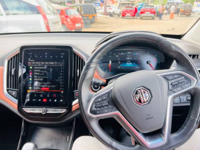 https://images10.gaadi.com/usedgaadi-sellcar/UsedCar/cb213dbb-d0ae-48c5-83b9-2c382c988e5f/686fa91b-5e17-462f-86c1-a2564043ee81.jpeg?imwidth=6401