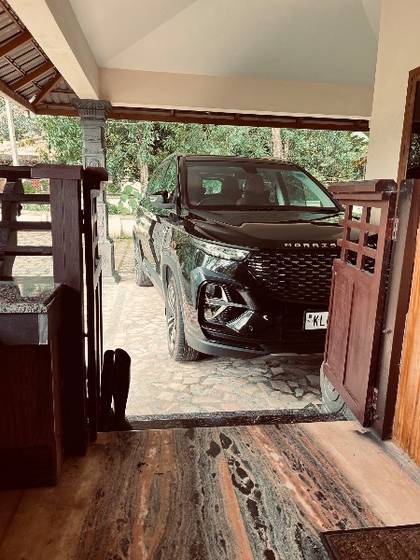 MG Hector Plus Sharp Diesel MT MG Hector Plus Sharp Diesel MT