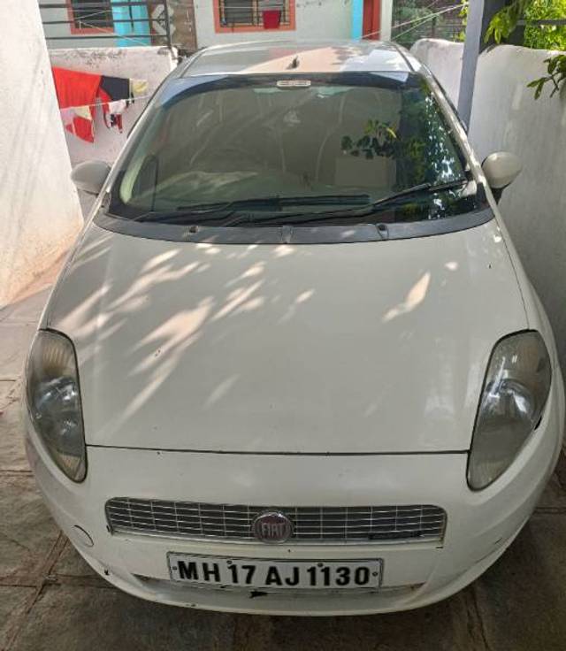 https://images10.gaadi.com/usedgaadi-sellcar/UsedCar/cb2e0bd0-9785-4368-846a-821680a3c518/022d965a-51bd-4b7c-9b3c-64cd3e511fc2.jpg?imwidth=6400