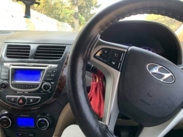 https://images10.gaadi.com/usedgaadi-sellcar/UsedCar/cbb5c276-4420-48b6-9028-5824a77fe94b/5fecb3b9-0e21-4046-a019-8350eeddf180.jpeg?imwidth=6401
