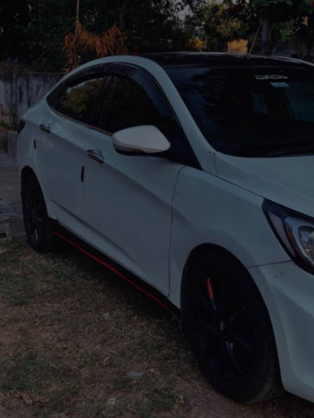 https://images10.gaadi.com/usedgaadi-sellcar/UsedCar/cbb5c276-4420-48b6-9028-5824a77fe94b/e141b037-39ce-433e-9e16-79241bbf63ed.jpeg?imwidth=6400