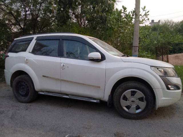 https://images10.gaadi.com/usedgaadi-sellcar/UsedCar/cbb69c5e-a06b-453e-a6ec-5e8c79bfab06/3b98d950-f8a7-43fb-a573-8f75a9ae12d1.jpg?imwidth=6401