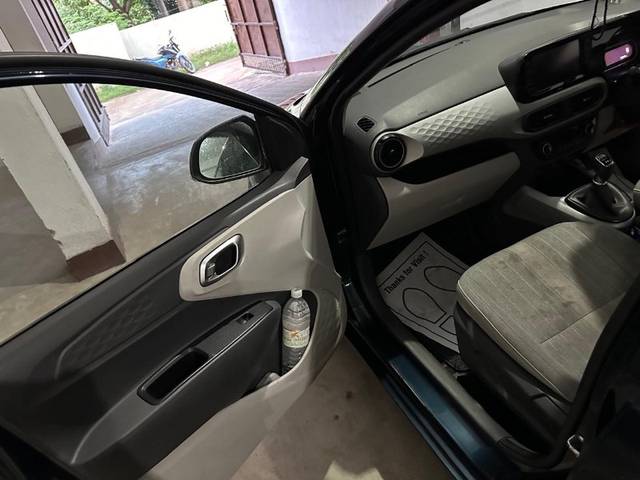 https://images10.gaadi.com/usedgaadi-sellcar/UsedCar/cc105639-3775-4abf-8073-ba6179ac6411/4592326b-aafe-4974-9d17-e7ae75326661.jpeg?imwidth=6402