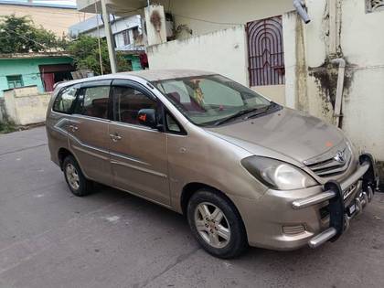 Toyota Innova 2.5 V Diesel 8-seater Toyota Innova 2.5 V Diesel 8-seater