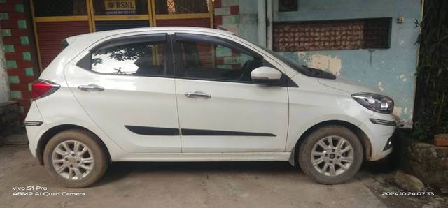 https://images10.gaadi.com/usedgaadi-sellcar/UsedCar/cc32b9b5-e978-4489-ac13-f4c1aeeb19b9/bf48943c-e152-49eb-8490-98c58ac71cbc.jpg?imwidth=6401