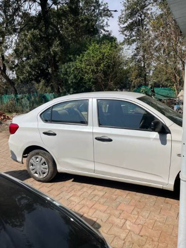 https://images10.gaadi.com/usedgaadi-sellcar/UsedCar/cc38eb04-3e79-4193-a7bf-f6e5aeb67e60/8471c840-b454-4af6-818b-4e1744dcd99c.jpg?imwidth=6401