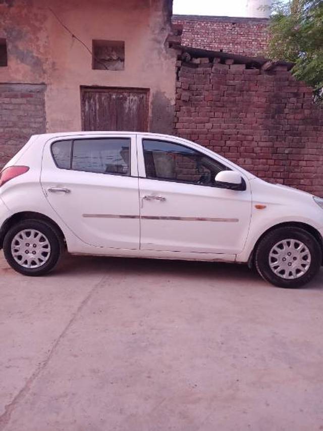 https://images10.gaadi.com/usedgaadi-sellcar/UsedCar/cc3ae86b-d25d-424a-981c-b3fc09343115/791c2890-3c8a-4fde-bdd3-cdac6f72b705.jpg?imwidth=6401