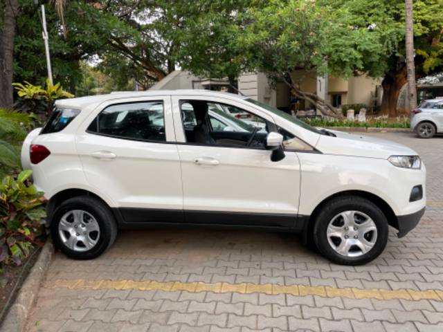 https://images10.gaadi.com/usedgaadi-sellcar/UsedCar/cca5ae24-2c08-4aac-9527-039f33c47f0e/bf083afe-7020-4c00-970e-c0bb4e93d81b.jpeg?imwidth=6400