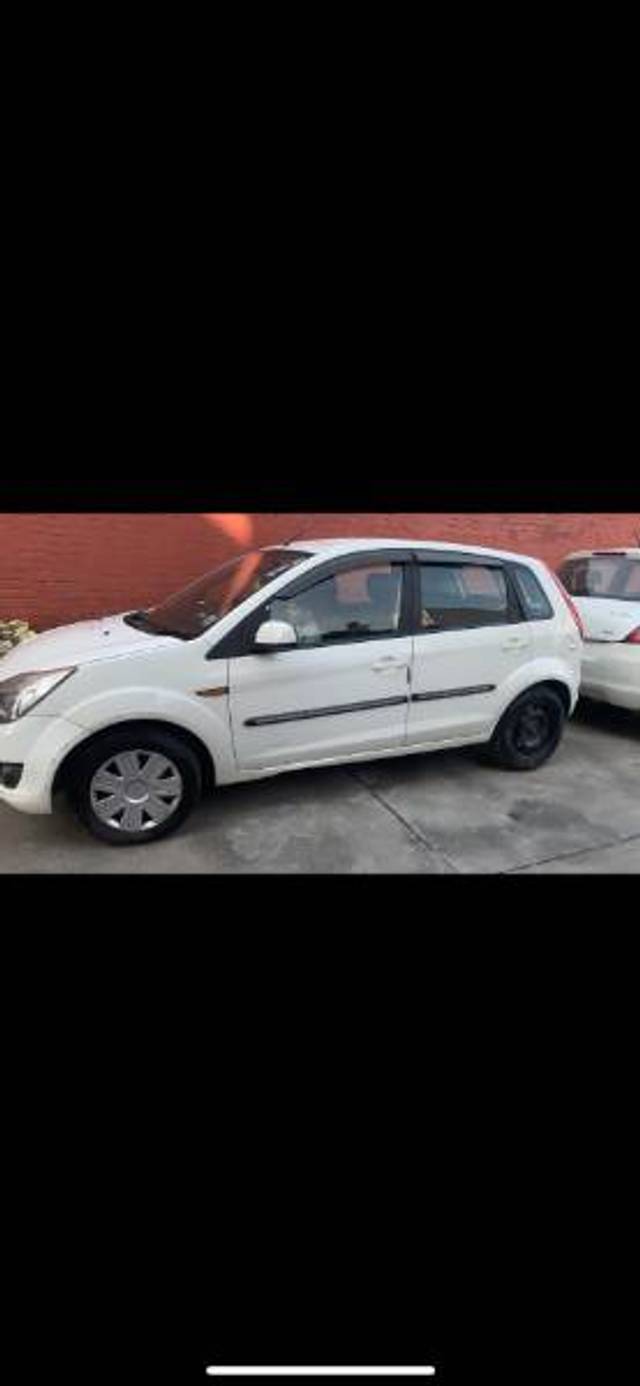https://images10.gaadi.com/usedgaadi-sellcar/UsedCar/ccc0549c-6434-4577-865e-709b66bfcaca/be0a2bff-8d00-4bdc-9830-35fa95ed7c53.png?imwidth=6400