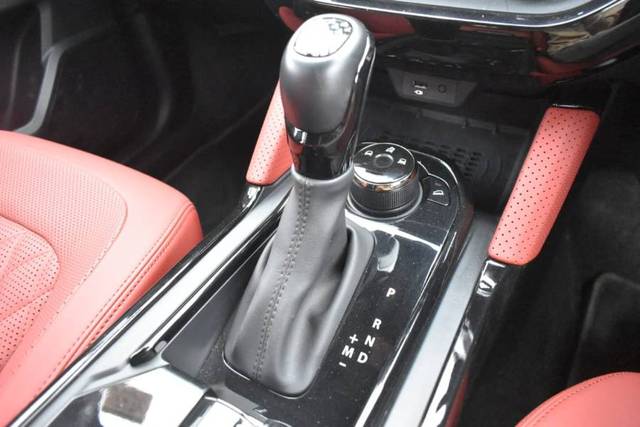 https://images10.gaadi.com/usedgaadi-sellcar/UsedCar/ccc9ac67-43ac-4f42-a052-4567234ba392/0b1a8a98-e960-4a84-b89a-58f57ce44ed9.jpg?imwidth=6402