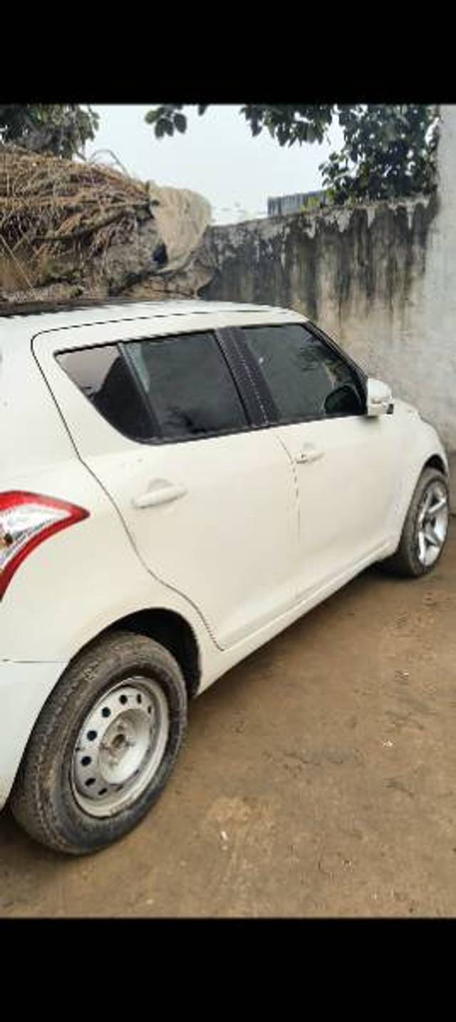 https://images10.gaadi.com/usedgaadi-sellcar/UsedCar/cd23d31a-285e-44d8-911f-2d34f11c30df/e37b2e5d-5bdc-494b-ab80-98bd1012e41b.jpg?imwidth=6402