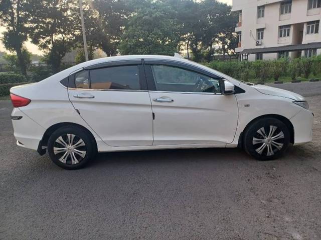 https://images10.gaadi.com/usedgaadi-sellcar/UsedCar/cd40d410-b097-4ff1-b527-ac5c98e57931/5a5c488e-0151-445b-83b9-6506c6aa9944.jpg?imwidth=6401