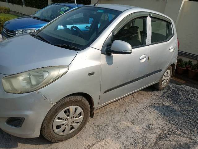 https://images10.gaadi.com/usedgaadi-sellcar/UsedCar/cd5629b6-7540-4a16-bd0f-912c573780e7/9d0b74e6-5793-421f-ad88-b2a2245955f3.jpg?imwidth=6400