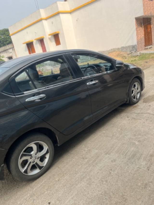 https://images10.gaadi.com/usedgaadi-sellcar/UsedCar/cd62e914-516a-4b15-a25d-f72b7e6fa42d/6393c3e0-6e80-42fc-b175-7937a968880c.jpeg?imwidth=6401