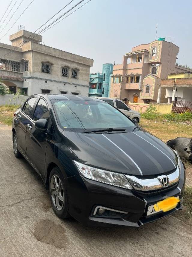 https://images10.gaadi.com/usedgaadi-sellcar/UsedCar/cd62e914-516a-4b15-a25d-f72b7e6fa42d/c0b05961-2032-4e73-a947-4dc959928709.jpeg?imwidth=6400