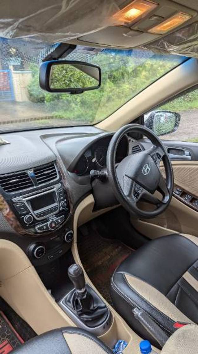 https://images10.gaadi.com/usedgaadi-sellcar/UsedCar/cda8840c-0c1e-4675-895b-cd21e532d693/657ab473-e789-4382-acc7-61f4222de228.jpg?imwidth=6402