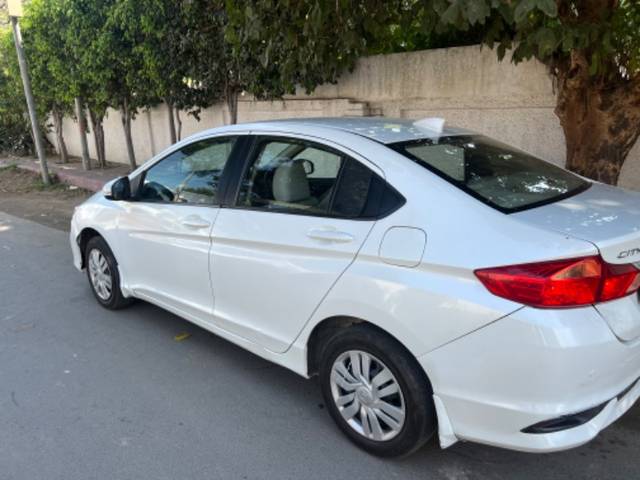 https://images10.gaadi.com/usedgaadi-sellcar/UsedCar/cdba8ec6-7cd4-487b-ba27-c8bfbb6a7679/7508126e-cd69-4d92-9b87-edf8c09360b8.jpeg?imwidth=6402