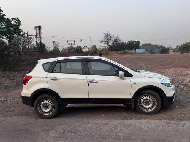 https://images10.gaadi.com/usedgaadi-sellcar/UsedCar/cdcdc31e-b5da-4aa2-a104-a8f8b0e4fd65/34507003-786a-45b8-b268-1261e3f67544.jpeg?imwidth=6401