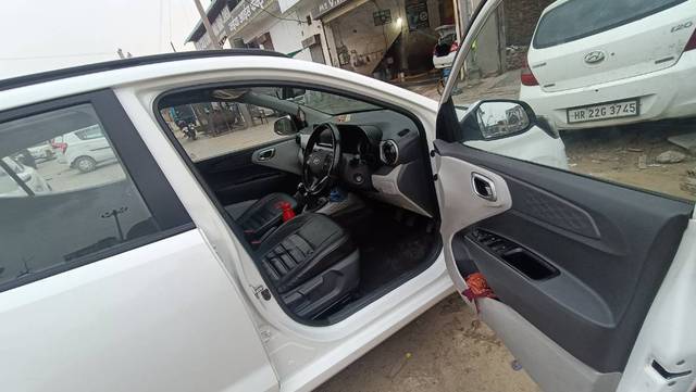 https://images10.gaadi.com/usedgaadi-sellcar/UsedCar/ce4814c9-28d4-40bd-a29e-e0216f7fe783/51cc257c-aa7d-45f3-891c-838108deafed.jpg?imwidth=6402