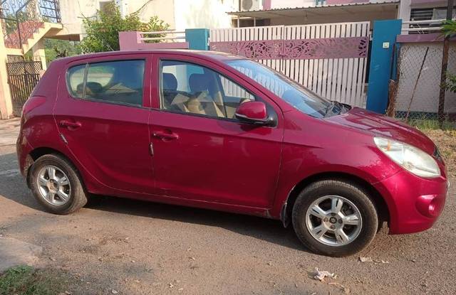 https://images10.gaadi.com/usedgaadi-sellcar/UsedCar/ce5f53e9-91f1-44c5-9e95-66ed49ef937b/dd18d24a-f29f-4189-934a-eb6e6fe1beeb.jpg?imwidth=6400