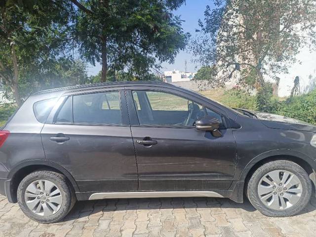 https://images10.gaadi.com/usedgaadi-sellcar/UsedCar/ce7f4349-4724-4968-8571-1a4a38508c3d/20202de7-e3cb-41ed-a43e-ed596aed920b.jpg?imwidth=6401