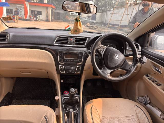 https://images10.gaadi.com/usedgaadi-sellcar/UsedCar/cebd0dce-262e-4623-b26e-b7a9bcbdf571/e377f26b-f9ab-4c8b-a433-72ce4ea56c8c.jpeg?imwidth=6402