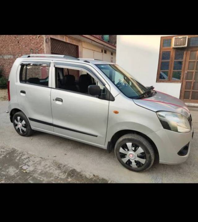 https://images10.gaadi.com/usedgaadi-sellcar/UsedCar/cebdc621-ea9e-4b7d-88e4-a27efd2830b2/5079efa1-1a9b-4c28-be8b-10320573a98b.jpg?imwidth=6400