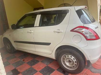 Maruti Swift LXI Optional-O