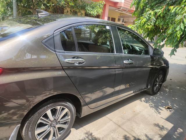 https://images10.gaadi.com/usedgaadi-sellcar/UsedCar/cf2857f4-7fba-480e-a4fd-07be3a06a1ed/4de35f38-35e7-4afb-9676-27d5d855edba.jpg?imwidth=6402