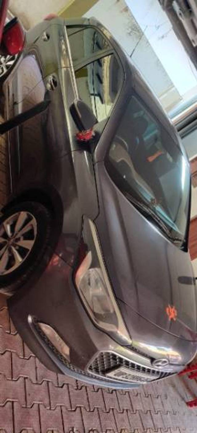 https://images10.gaadi.com/usedgaadi-sellcar/UsedCar/cf423fa8-04ec-4b6d-bc15-624c410a748c/c103b18b-bf0f-40e7-be36-438116cd7f7c.jpg?imwidth=6401