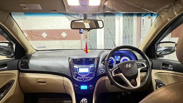 https://images10.gaadi.com/usedgaadi-sellcar/UsedCar/cf8bd351-e134-4a81-9f32-eb136940a44d/03368cfb-6817-4779-852c-8dff4047b1e8.jpg?imwidth=6402