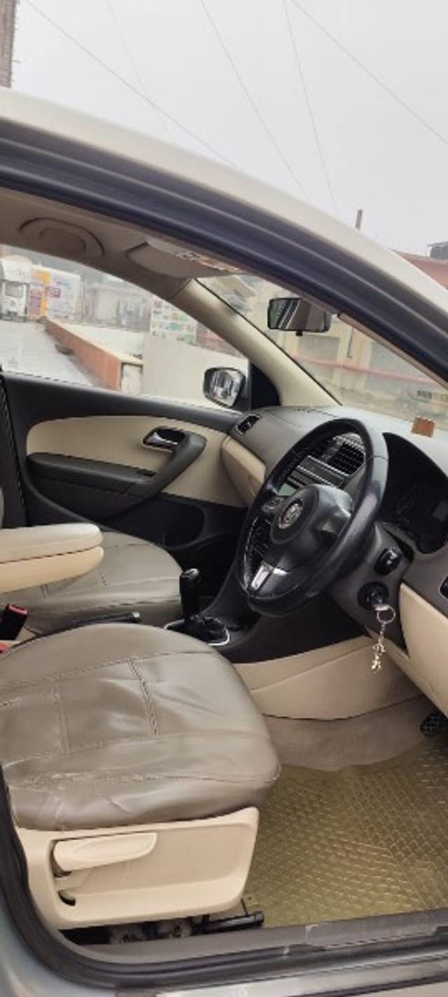 https://images10.gaadi.com/usedgaadi-sellcar/UsedCar/cfd55d0e-d1ff-4b96-aac4-35cebb54b39f/0e0cc29d-2df0-4189-875f-bbe6a64c2897.jpg?imwidth=6401