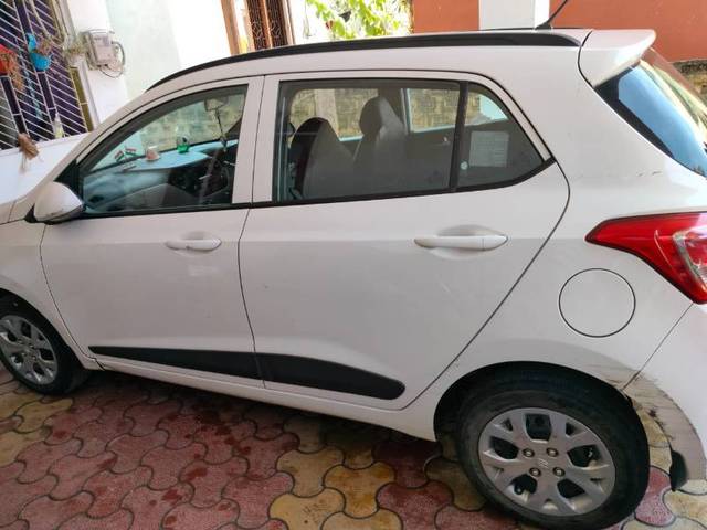 https://images10.gaadi.com/usedgaadi-sellcar/UsedCar/d0275d46-7d48-48ee-8848-97d1d043225d/29effa19-c718-4728-8b4c-ef8edc9adbd8.jpg?imwidth=6402