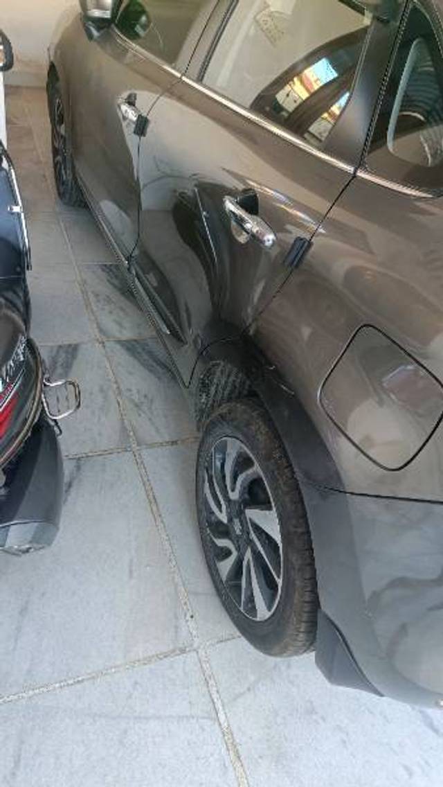 https://images10.gaadi.com/usedgaadi-sellcar/UsedCar/d027ce8e-e12b-47d3-ad61-6720c09ed808/d2e6671c-ad46-4e59-b834-1d40796edb77.jpg?imwidth=6402