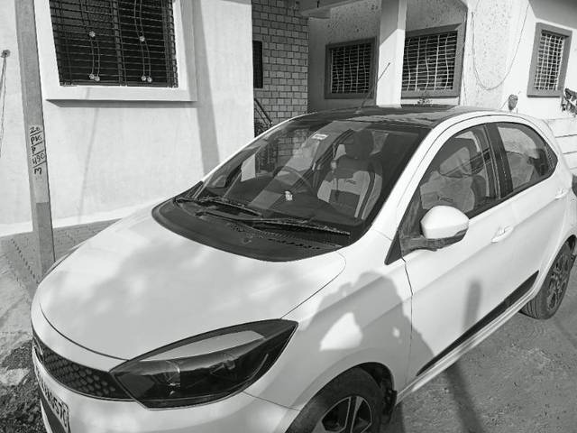 https://images10.gaadi.com/usedgaadi-sellcar/UsedCar/d02cb5c9-3468-4ae4-a0ef-158a35db1feb/5ff1539b-5da2-4696-a6b6-a4ac6d5436b6.jpg?imwidth=6402