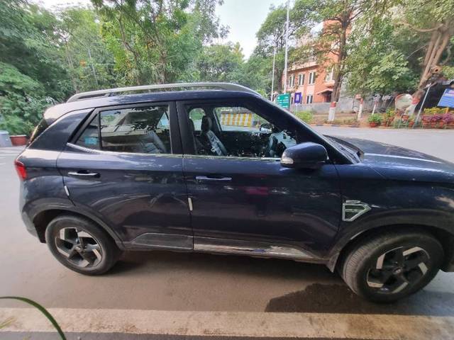 https://images10.gaadi.com/usedgaadi-sellcar/UsedCar/d0325fa0-5f29-4292-88bc-d920a253f941/4fdd345f-8d4d-4957-af45-d1f9511252e7.jpg?imwidth=6401