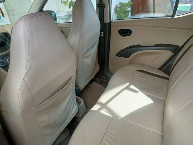 https://images10.gaadi.com/usedgaadi-sellcar/UsedCar/d1155a3b-525b-4e46-8029-81fc53deb3e1/19468cfa-06cc-413a-8b33-ca10a0a24733.jpg?imwidth=6401