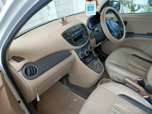 https://images10.gaadi.com/usedgaadi-sellcar/UsedCar/d1155a3b-525b-4e46-8029-81fc53deb3e1/d7366bd9-86ef-4dfd-9e54-76e5f1f10373.jpg?imwidth=6402