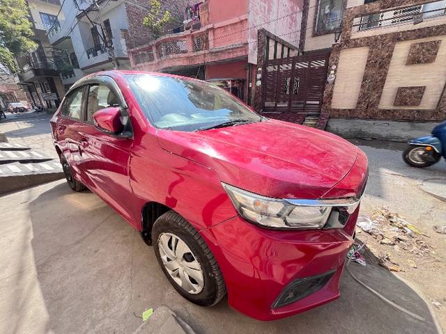 https://images10.gaadi.com/usedgaadi-sellcar/UsedCar/d140e4c0-99f6-414a-ad19-37f5a7e9833d/52ca7b0b-c984-4766-95fd-d7f19a65adaf.jpeg?imwidth=6400