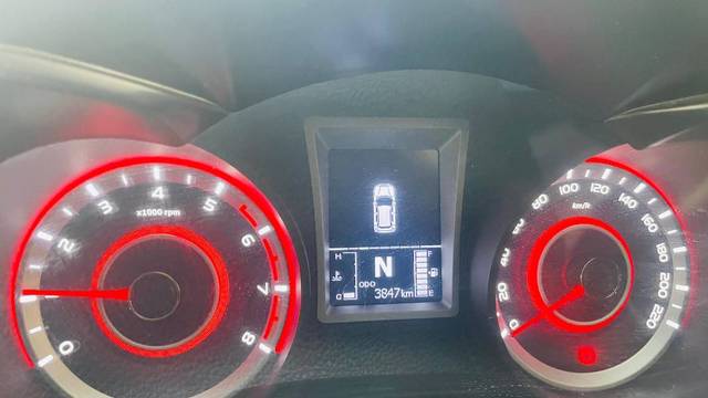 https://images10.gaadi.com/usedgaadi-sellcar/UsedCar/d16199c6-ff0c-4028-aec6-7f5139a82f1d/2d2a011a-387d-4972-a37f-e2e36649544d.jpg?imwidth=6402