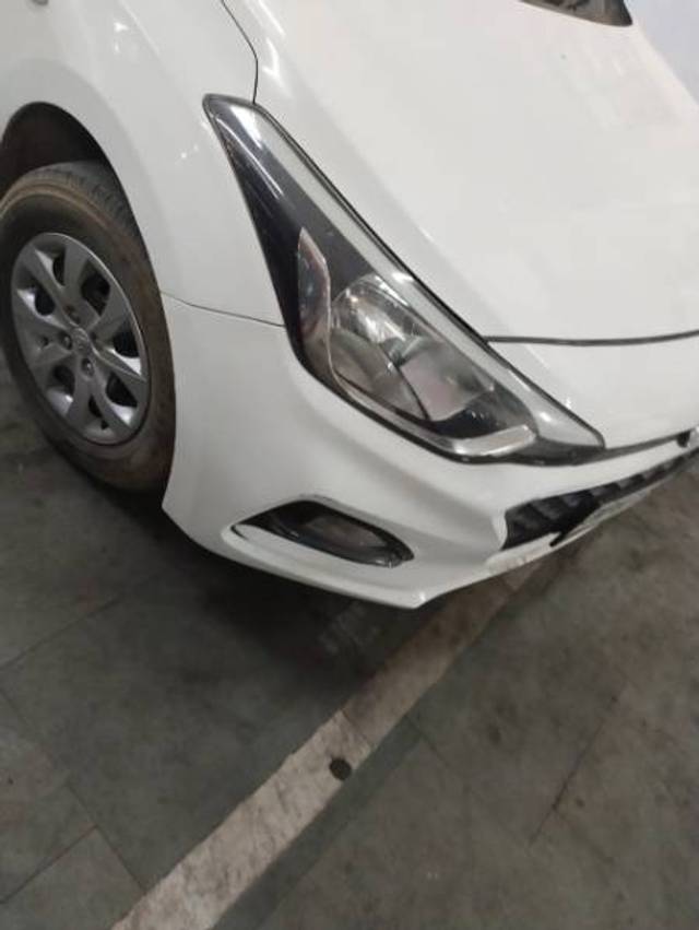 https://images10.gaadi.com/usedgaadi-sellcar/UsedCar/d1bd6156-6245-4f8a-a4d1-5d9a1fc5d659/86daf74d-e772-45b3-95ab-836e404489e7.jpg?imwidth=6401