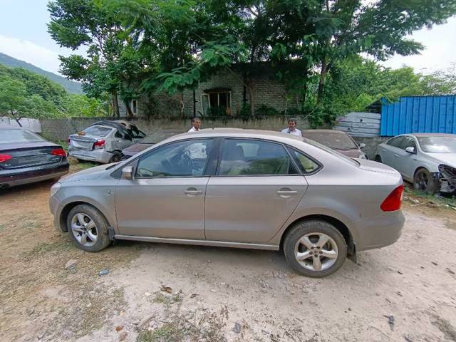https://images10.gaadi.com/usedgaadi-sellcar/UsedCar/d1c76813-de7c-4b0b-bc44-44a878068f7a/e9558937-0ba9-41df-8ae6-ef9427f5c842.jpg?imwidth=6401