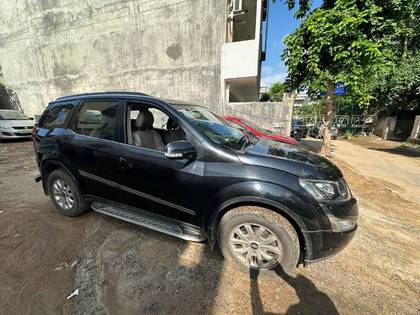 Mahindra XUV500 AT W10 AWD